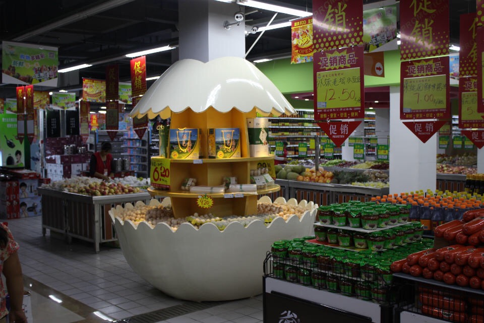 泓泰萬家商場雞蛋柜 木制品展示柜與禽蛋架批發(fā)定做工廠解析